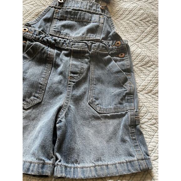 Oshkosh Genuine Kids Denim Play Overalls/ Shortoralls Blue Wash Pull On Size 2T - Picture 2 of 7